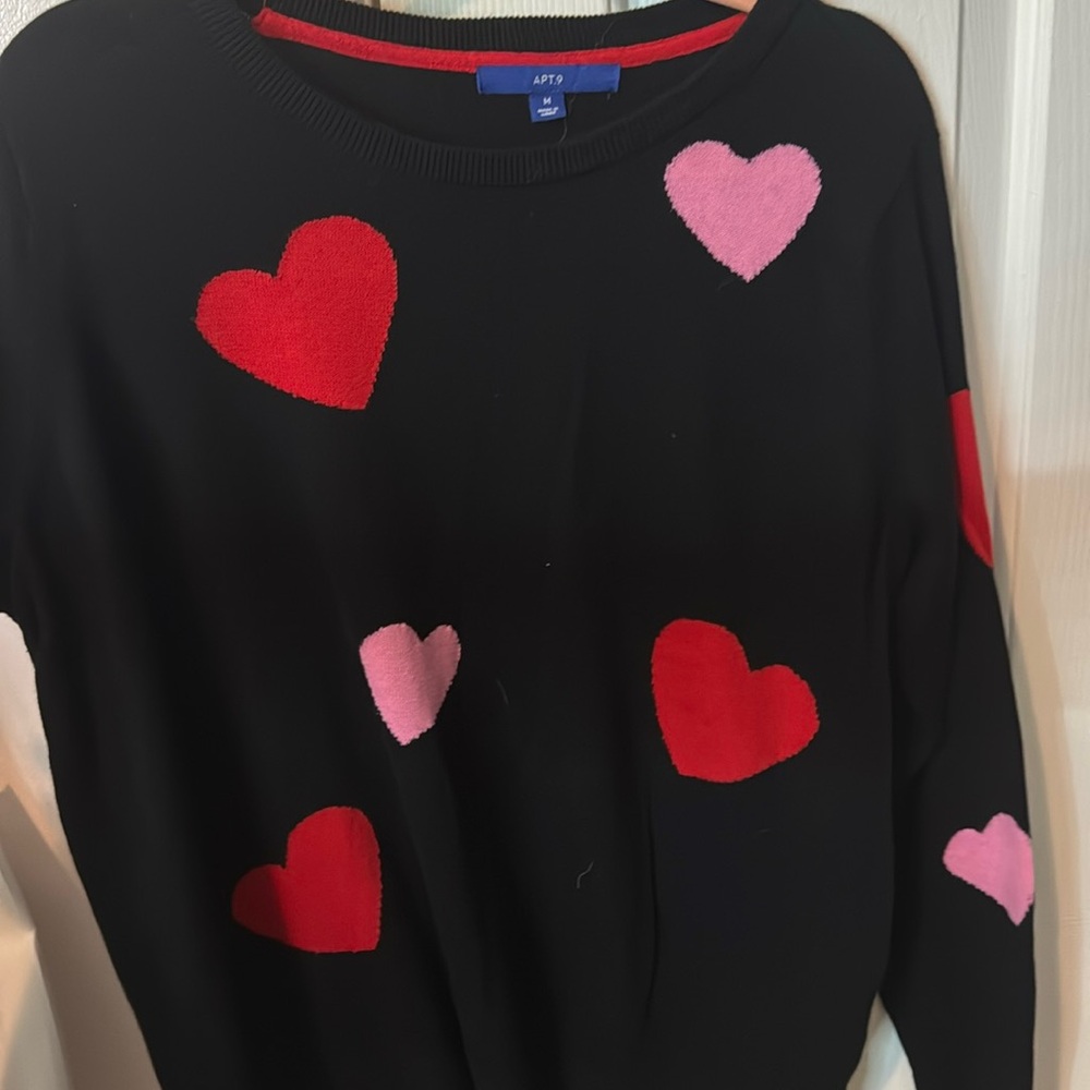 Black hearts sweater